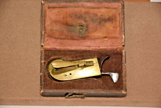 Antique CIVIL WAR ERA Medical FLEAM BLEEDER BLOOD LETTING LANCET  Original Case!
