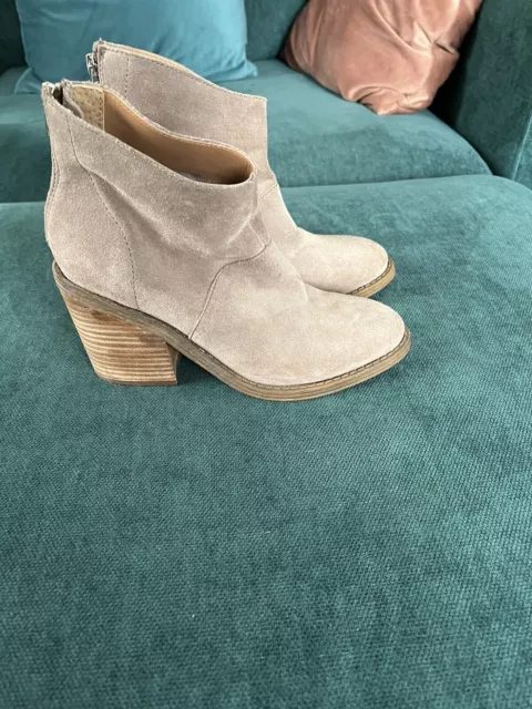 STEVE MADDEN BEIGE Taupe Suede Block Heel Western Ankle Boots Size 4 £9 ...