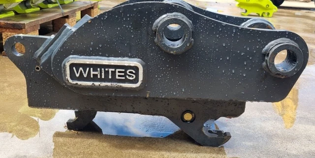 Whites quick hitch / coupler / hitachi zx50 on 45mm pins with JCB 3CX Pick up