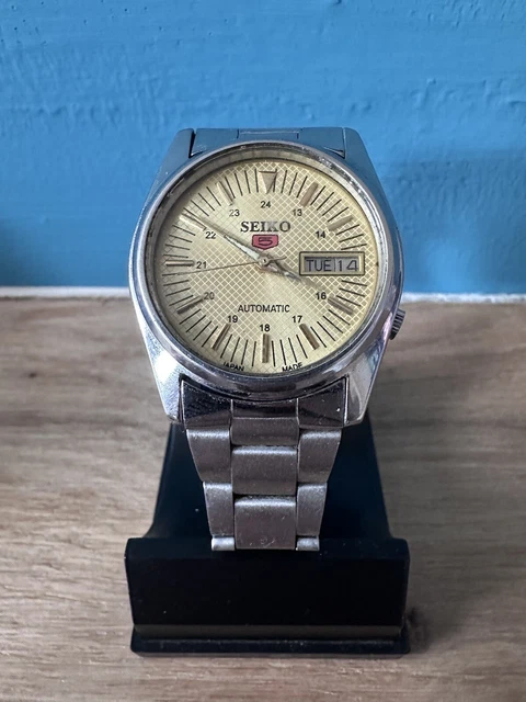 Montre Automatique Seiko Homme - Style Rail Road Vintage Avec Jour/date - État Très Propre