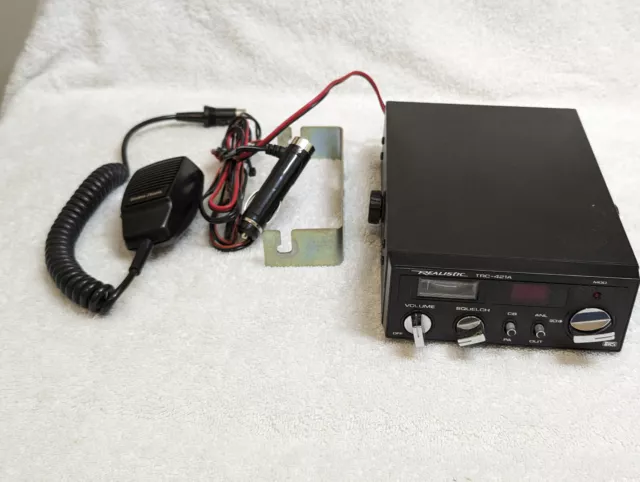 Realistic TRC-421A CB Transceiver + Mic, Power Cord, & Mounting Bracket