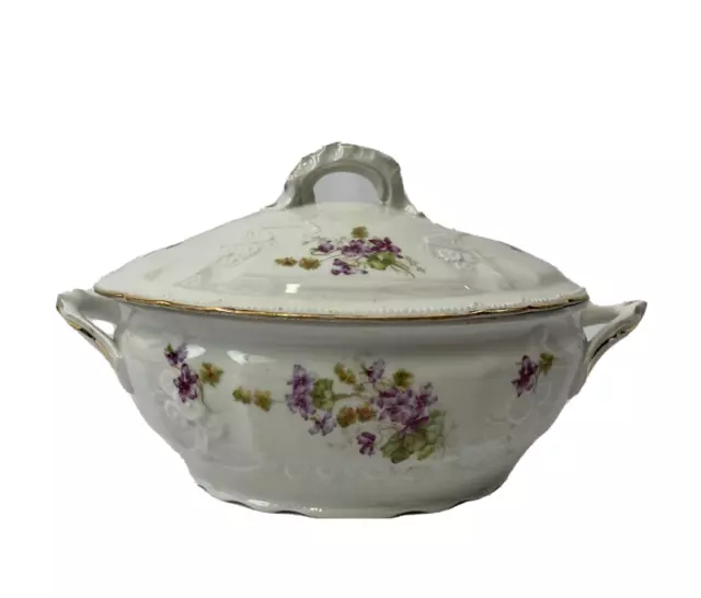 Soupière en porcelaine de Limoges décor fleur