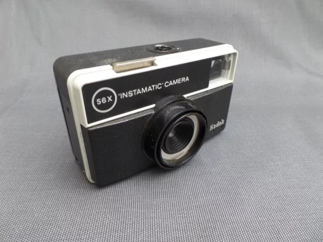 KODAK 56X INSTAMATIC CAMERA AVEC POCHETTE EN L ETAT app non testé avec pellicul