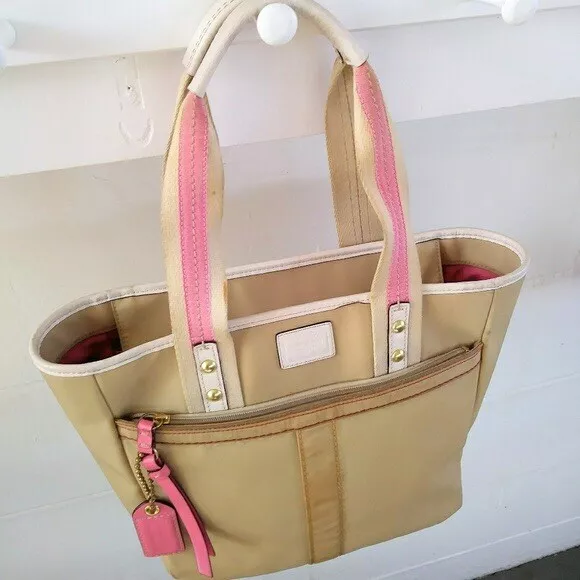 Coach A05Q-5169 Vintage Turn Key Tote Purse Pink Leather And Cream