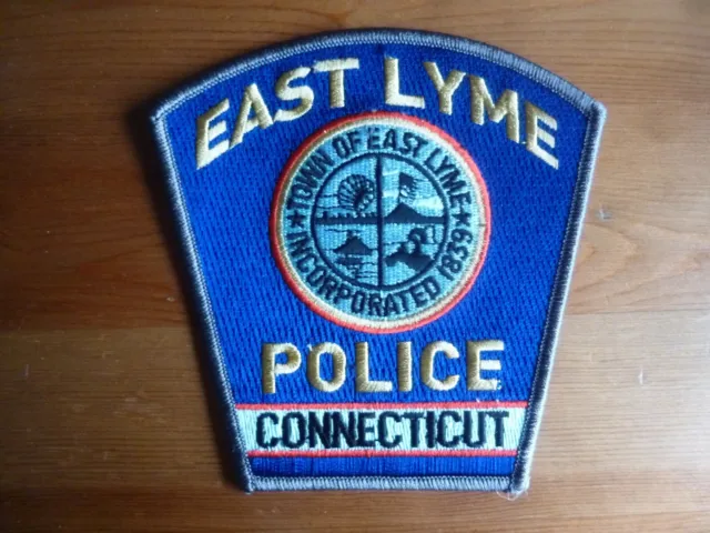EAST LYME TOWN CONNECTICUT POLICE Patch DEPT USA obsolete Original