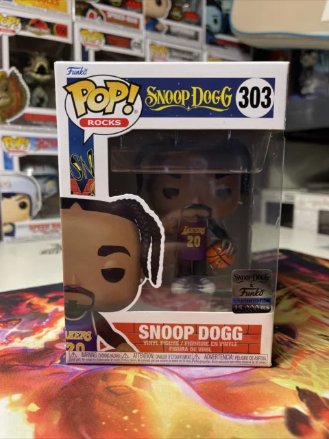#303 Snoop Dogg (Basketball Purple) Lakers 15000pc LE Funko POP & POP Protector