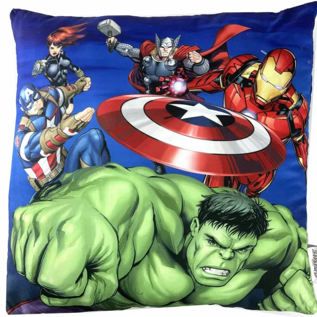 Coussin Avengers 40x40cm Décoratif Microfibre Avec Poche Porte Pyjama