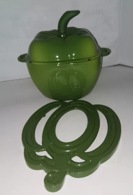 Technique Cast Iron Enamel GREEN BELL PEPPER Dutch Oven W/Trivet