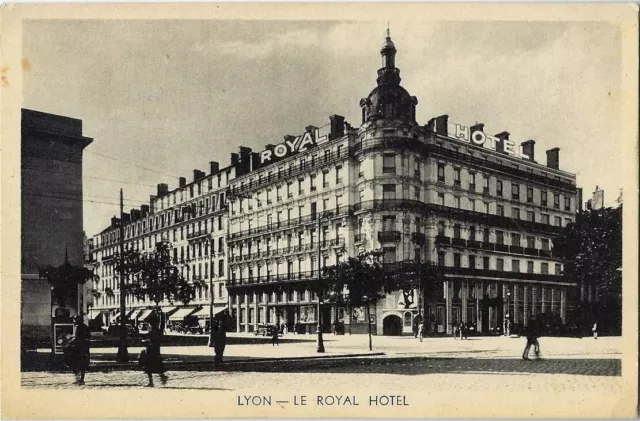 Cpa - 69 - Lyon - Le Royal Hotel.