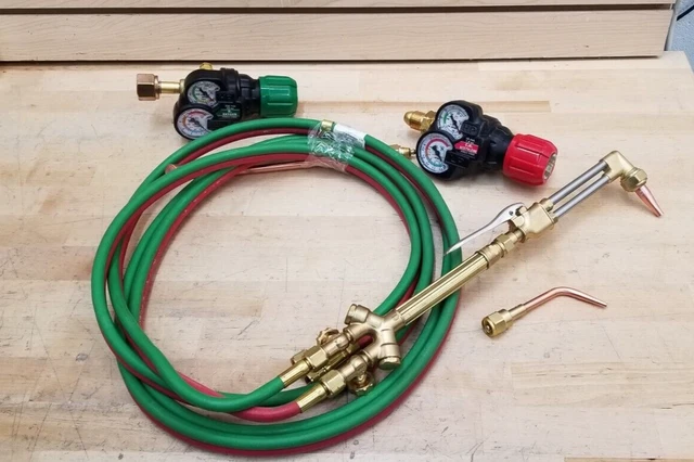 Victor Edge Series Oxy And Ace Gauges w/ Victor 100MC Cutting Torch & Torch Tip