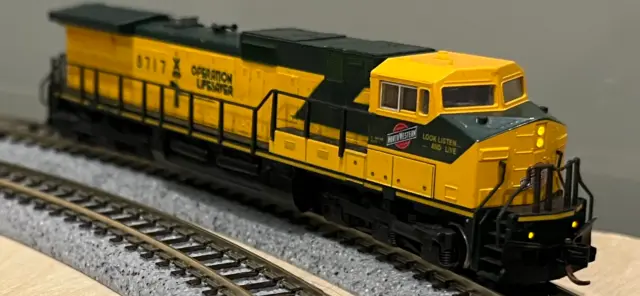 Kato 176-3308 C44-9W With DCC Chicago & North Western #8717 CNW C&NW N-Scale