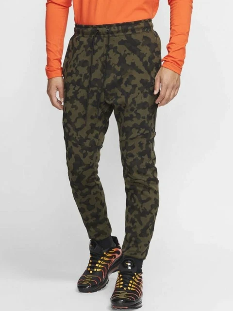 MEN S NIKE TECH FLEECE JOGGERS Colour Green Black Camo Size M
