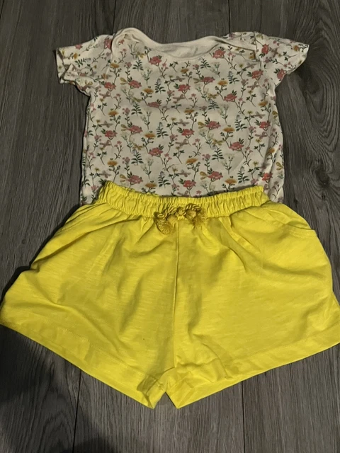 girls clothes bundle age 2-3 years.                      (c31) 11