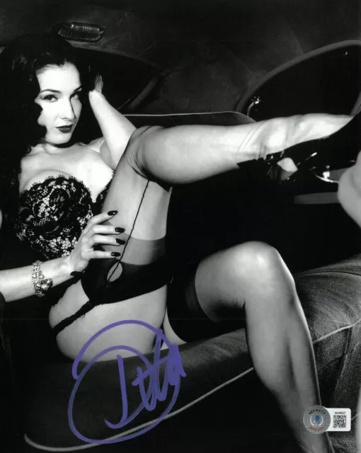 Dita Von Teese Signed Autograph 8X10 Photo Beckett BAS The Queen Of Burlesque