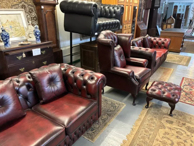 Magnificent Leather Maroon Perfect Chesterfield Full Set Maroon Mint Condition