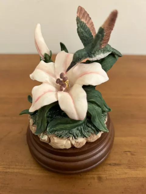 HummingBird Porcelain Westland Music Box Figurine Home Decor Birds Flower VTG