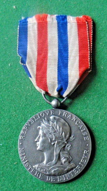 MÉDAILLE d’HONNEUR du TRAVAIL - MINISTERE du COMMERCE et de l'INDUSTRIE Poinçon Argent