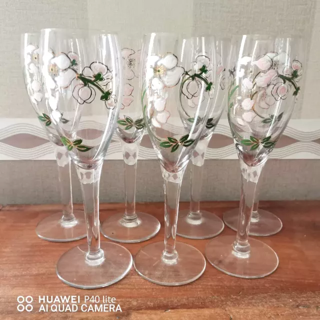 7 flûtes à champagne "Perrier Jouet" Belle Epoque  Peint émaillées Anémones