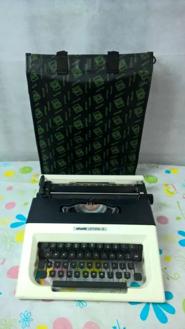 Vintage Portable Olivetti Lettera 15 Typewriter - Good Condition with Bag