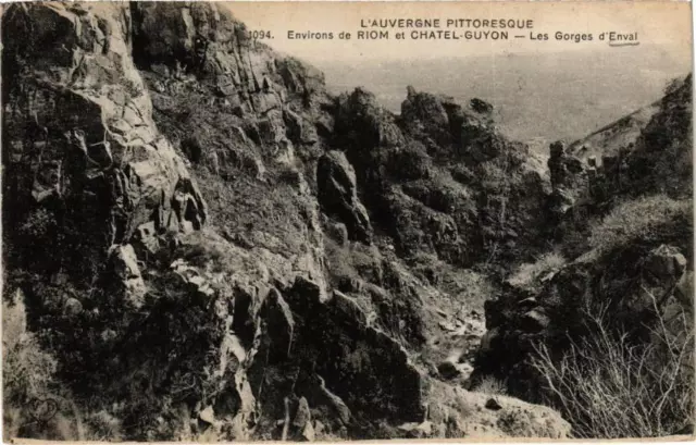 CPA Env. de RIOM et CHATEL-GUYON - Les Gorges d'Enval (244627)