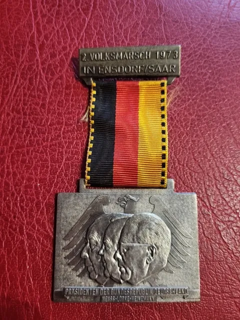 Wander Orden Medaille Volksmarsch 1973 In Ensdorf/Saar (1)