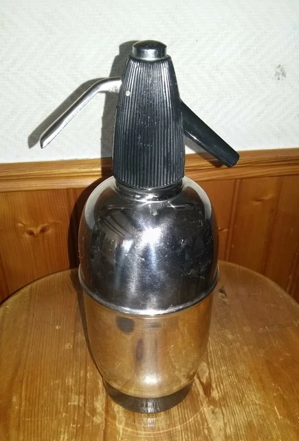 Ancien Siphon à Eau Gazeuse Kalmaset Rouge Avec Protection Plastique - Occasion