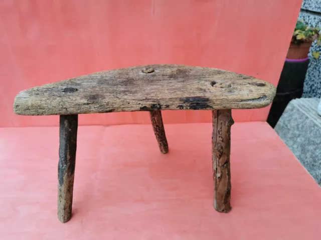 OLD ANTIQUE PRIMITIVE WOODEN 3 LEGGED STOOL MASSIVE CHAIR TRIPOD FURNITURE 19th