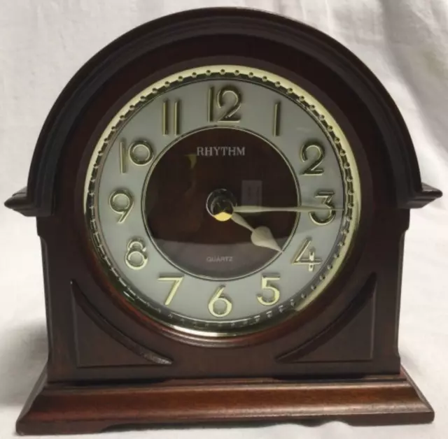 Rhythm Quartz Wooden Mantel Clock Decorative Collectable Battery Operated 15cm