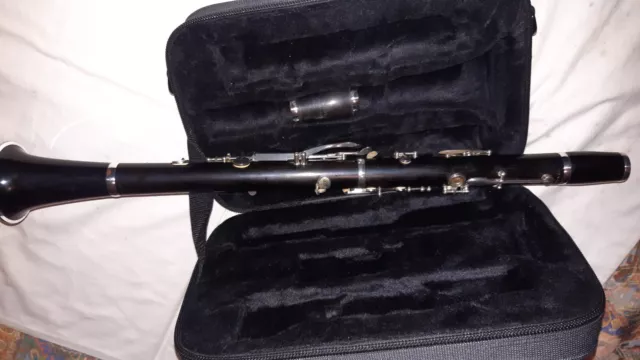 Clarinet Bb (wood) Clarinet Clarinet: Leblanc Concerto France 2