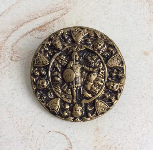Grand Bouton Ancien Métal Doré Guerrier Gaulois Vercingetorix 33 mm