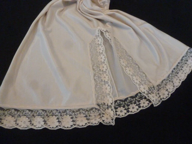 Joli jupon blanc T38/40 - Vêtements