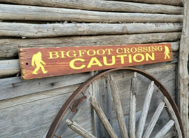 Bigfoot/Sasquatch Distressed Wood Rustic Wood Sign/Lodge décor/ Log Cabin décor