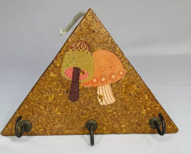 Llavero colgante de pared de hongo triángulo de corcho de colección década de 1970 6"" genial hippie