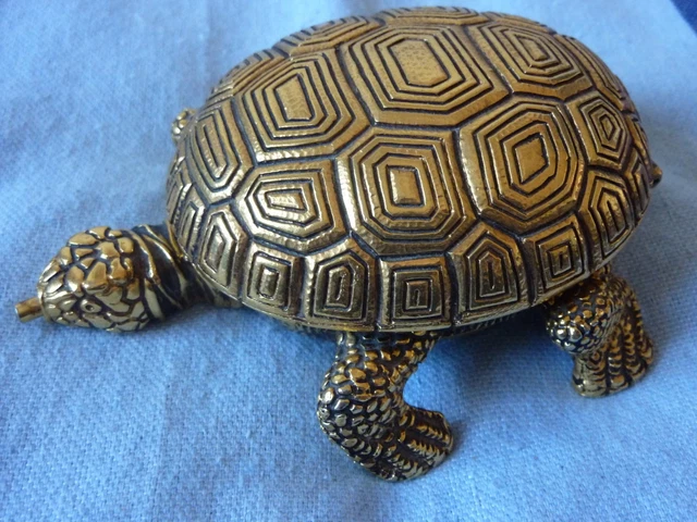 Ancien réveil 8 jours tortue ornement tortue métal doré