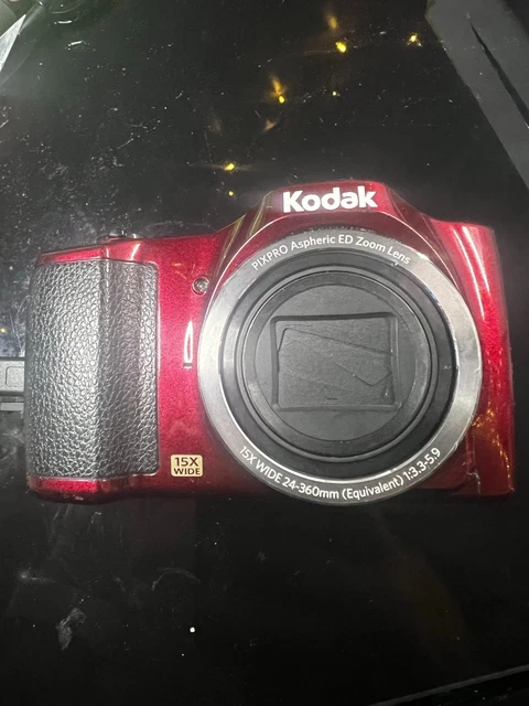 CÁMARA KODAK PIXPRO FZ152 roja y batería solamente sin
