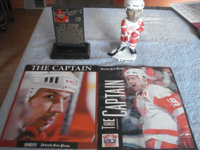 Vintage Steve Yzerman "The Captain" Bobblehead & Commemorative Hof Plaque+Bonus Vintage Steve Yzerman "The Captain" Bobblehead & Commemorative Hof Plaque+Bonus