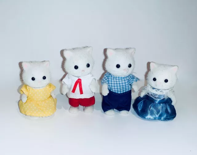 Sylvanian Families White Persian Cats Figures With Clothes