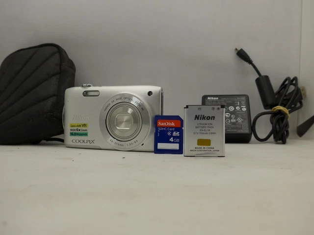 Nikon COOLPIX S3300 シルバー 本体と付属品　sdカード付き COOLPIX S3300(SL)｜Nikon デジタルカメラ COOLPIX