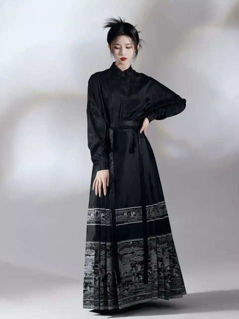 Klassischer chinesischer traditioneller Hanfu-Pferdegesichtsrock Damen plissiert schwarz