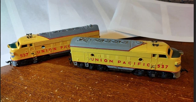 VTG Tyco HO Scale Train Engine Locomotive Union Pacific 537 - AND 1Dummy  Mantua