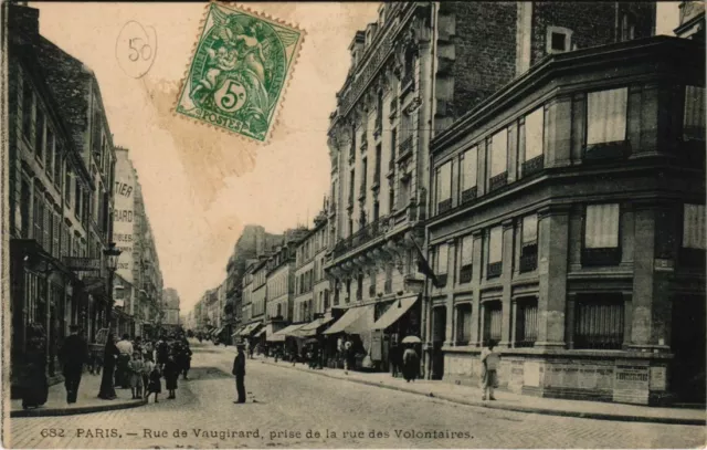 CPA PARIS 15e Rue de Vaugirard, taken from rue des Volontaires (65738)