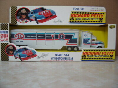 1992 Road Champs Richard Petty Team Transporter  Stp Truck New 1/64 Diecast