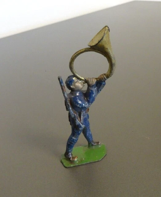 FIGURINE PLOMB CREUX LR LES MARINS / SOLDAT A L