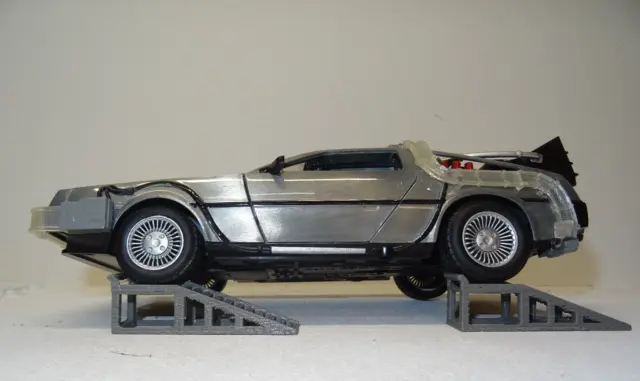 2xAuffahrrampe 1:24 Modellauto Modellbau Diorama Werkstatt Vitrine Austellung