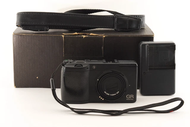 RICOH GR DIGITAL II 10.1MP Digital Camera 1334 Shots From JAPAN [Exc++] #463