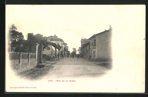 CPA Cox, Rue de la Poste, vue de la rue