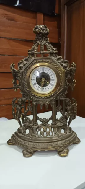 Horloge de table ou de cheminée en laiton début 20ème siècle.