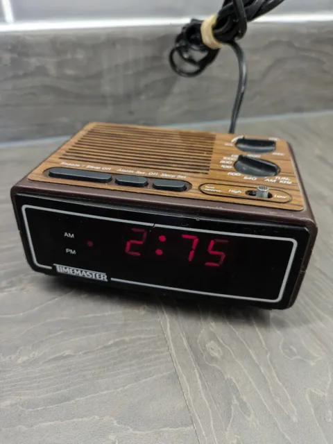 Vintage Timemaster Radio Alarm Clock Faux Wood Red Digital Display  Model 2003