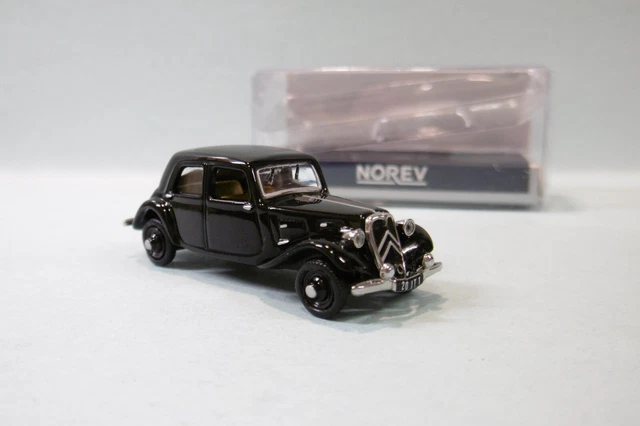 Miniature Voiture Dacia Duster II Noir - Échelle 1/87 PCX87 - Réf. 870374 - Neuf | Collection NBO HO