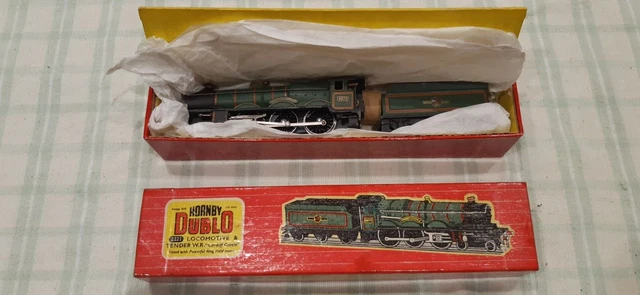 Boxed Hornby Dublo  2221 loco and tender 'Cardiff Castle' - OO gauge, 2 rail